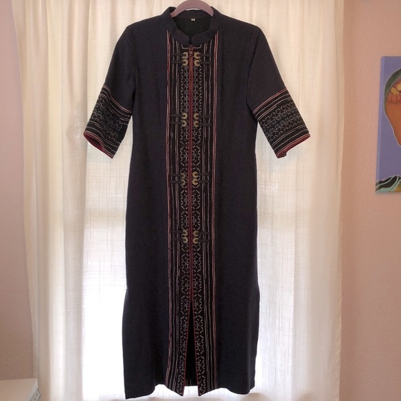 Authentic Thai Indigo tea coat with embroidery. Hmong tribe. Hand made. - Picture 11 of 16